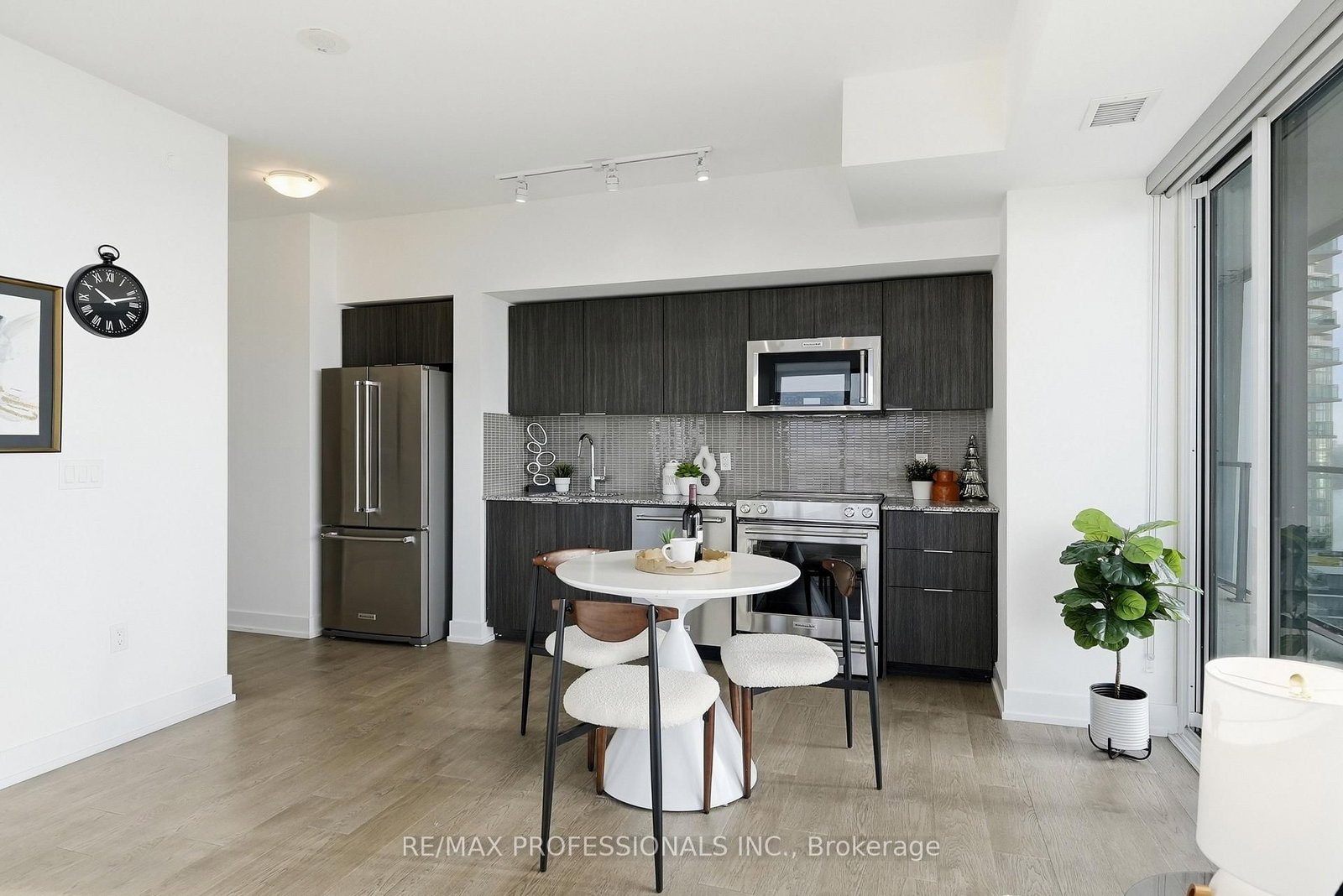 30 Shore Breeze Drive • #2418 • Toronto, ON photo 14