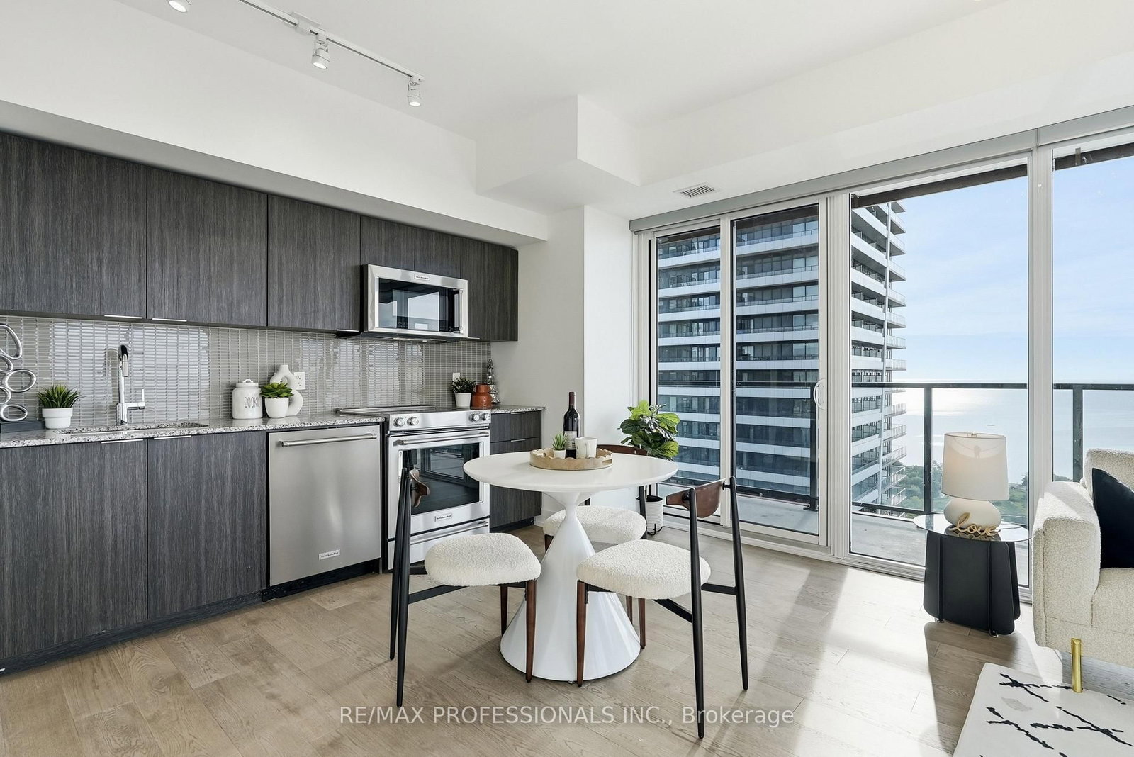 30 Shore Breeze Drive • #2418 • Toronto, ON photo 15