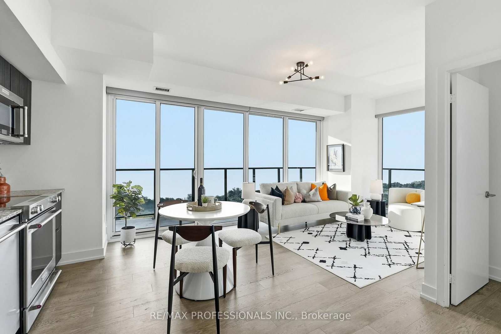 30 Shore Breeze Drive • #2418 • Toronto, ON photo 16