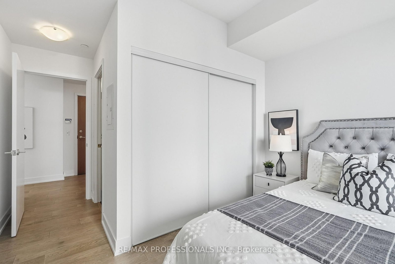 30 Shore Breeze Drive • #2418 • Toronto, ON photo 28