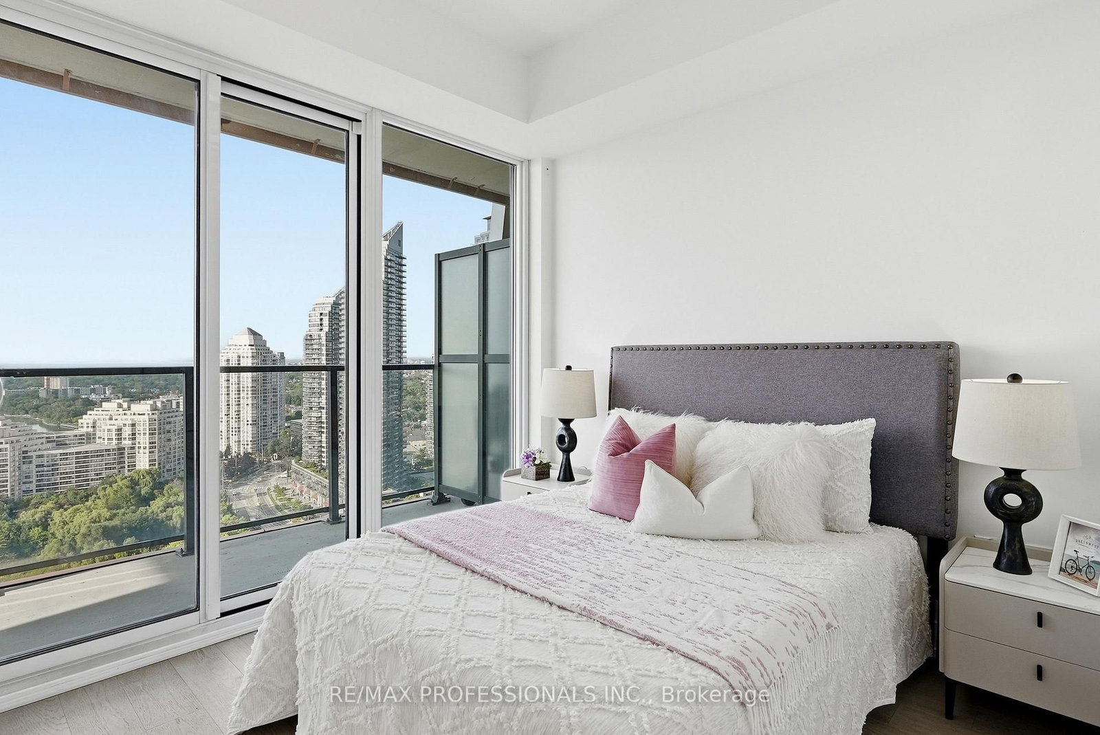 30 Shore Breeze Drive • #2418 • Toronto, ON photo 30