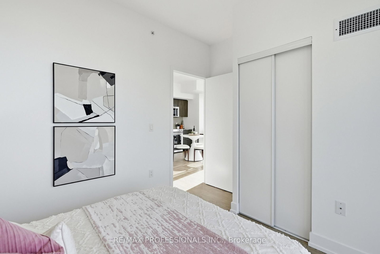 30 Shore Breeze Drive • #2418 • Toronto, ON photo 32