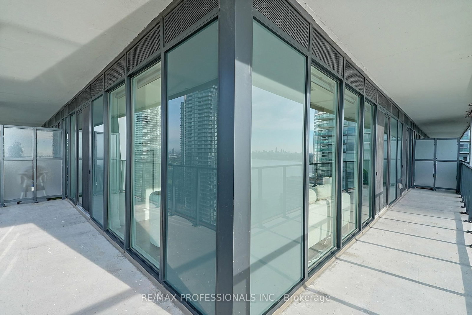 30 Shore Breeze Drive • #2418 • Toronto, ON photo 36