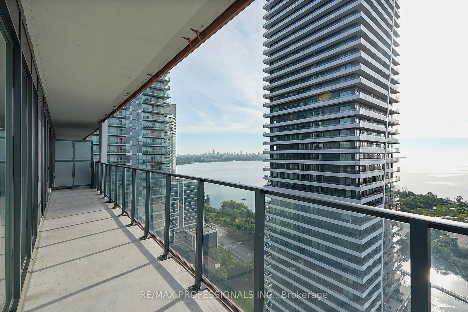 30 Shore Breeze Drive • #2418 • Toronto, ON photo 37
