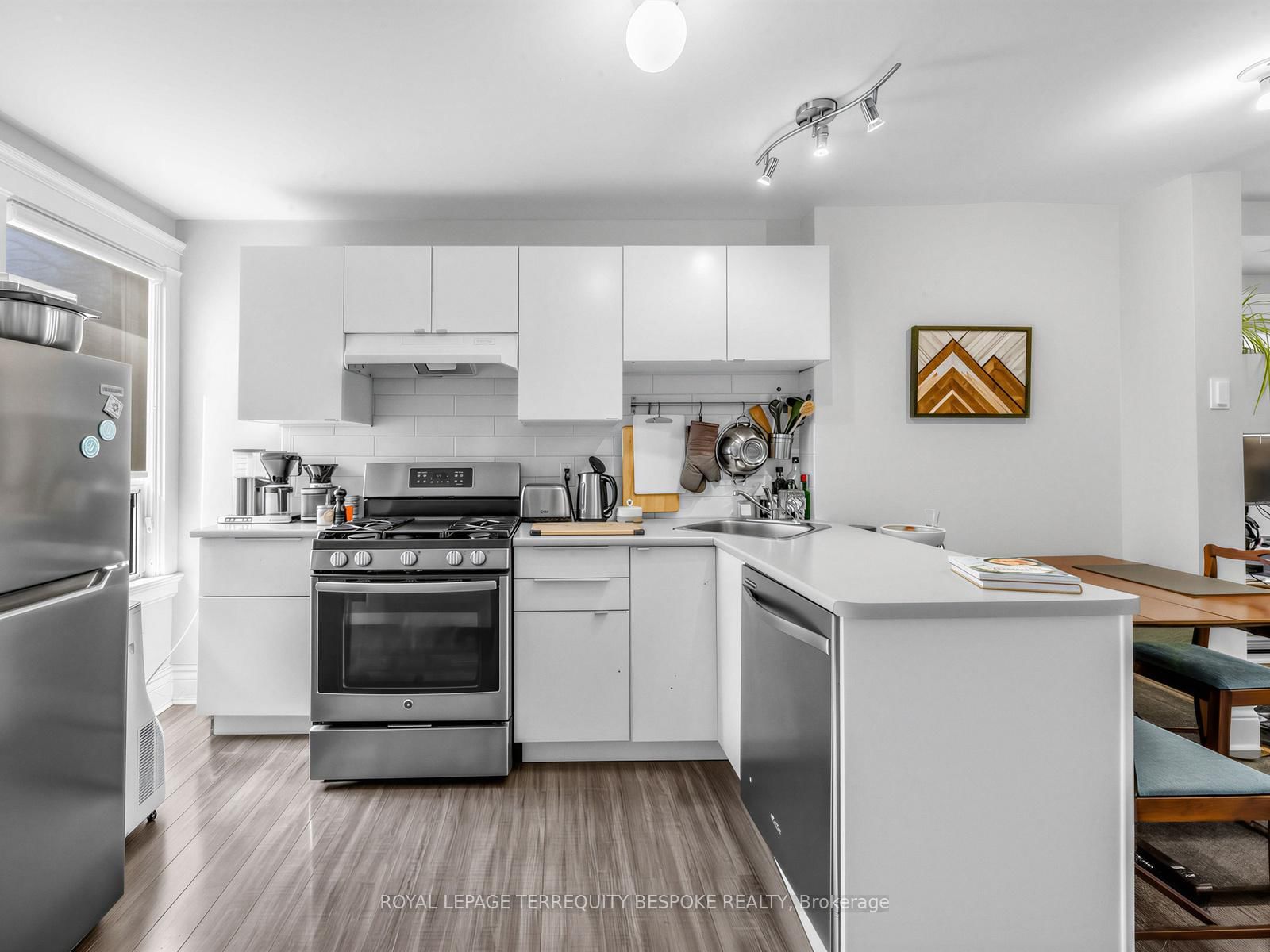 61 Chelsea Avenue • Toronto, ON photo 17
