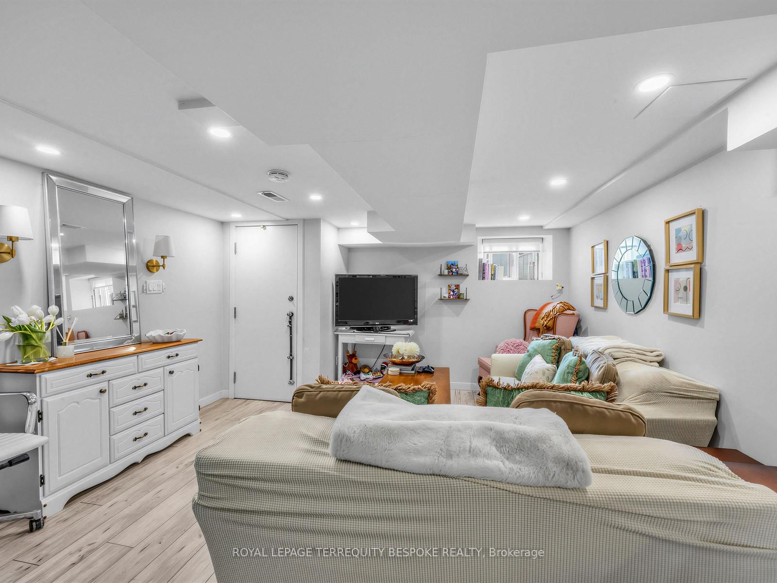 61 Chelsea Avenue • Toronto, ON photo 35