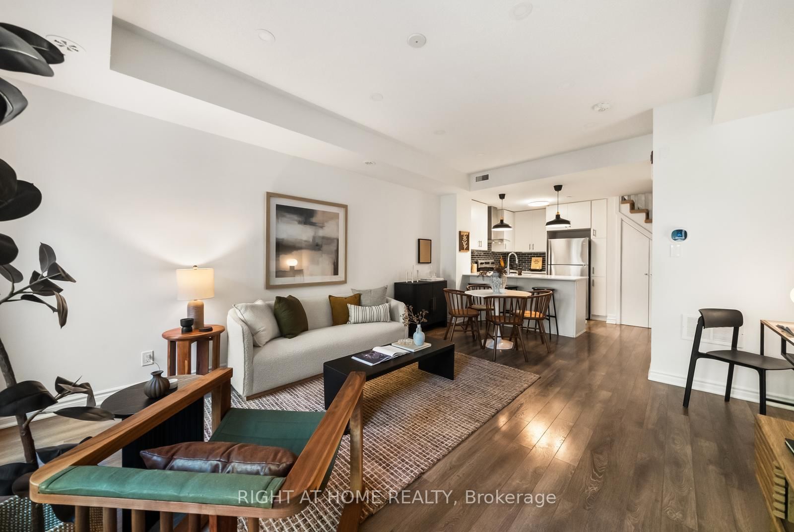 85 Eastwood Park Gardens • #17 • Toronto, ON photo 2