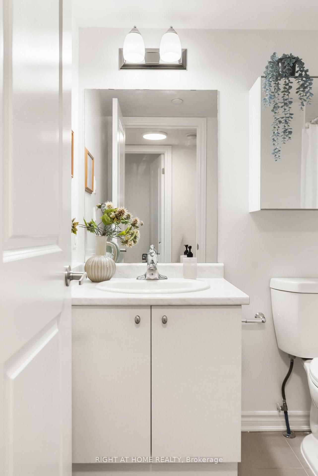 85 Eastwood Park Gardens • #17 • Toronto, ON photo 33