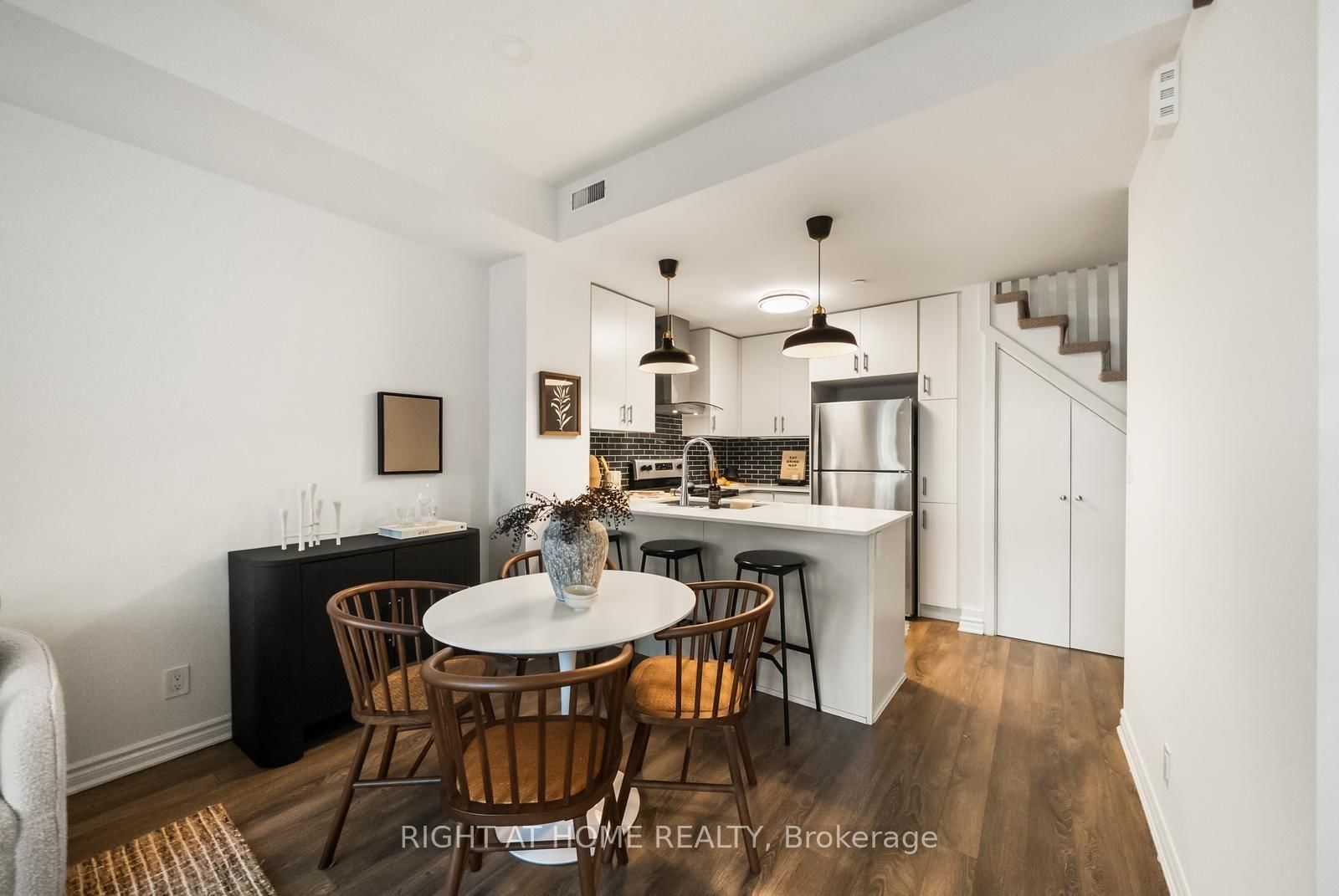 85 Eastwood Park Gardens • #17 • Toronto, ON photo 6