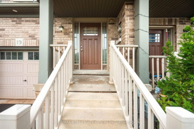 19 Laverty Crescent • Orangeville, ON photo 2
