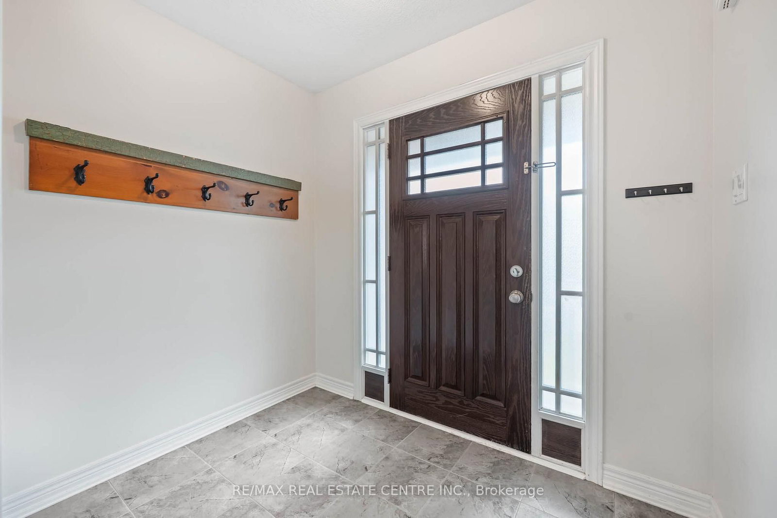 19 Laverty Crescent • Orangeville, ON photo 3