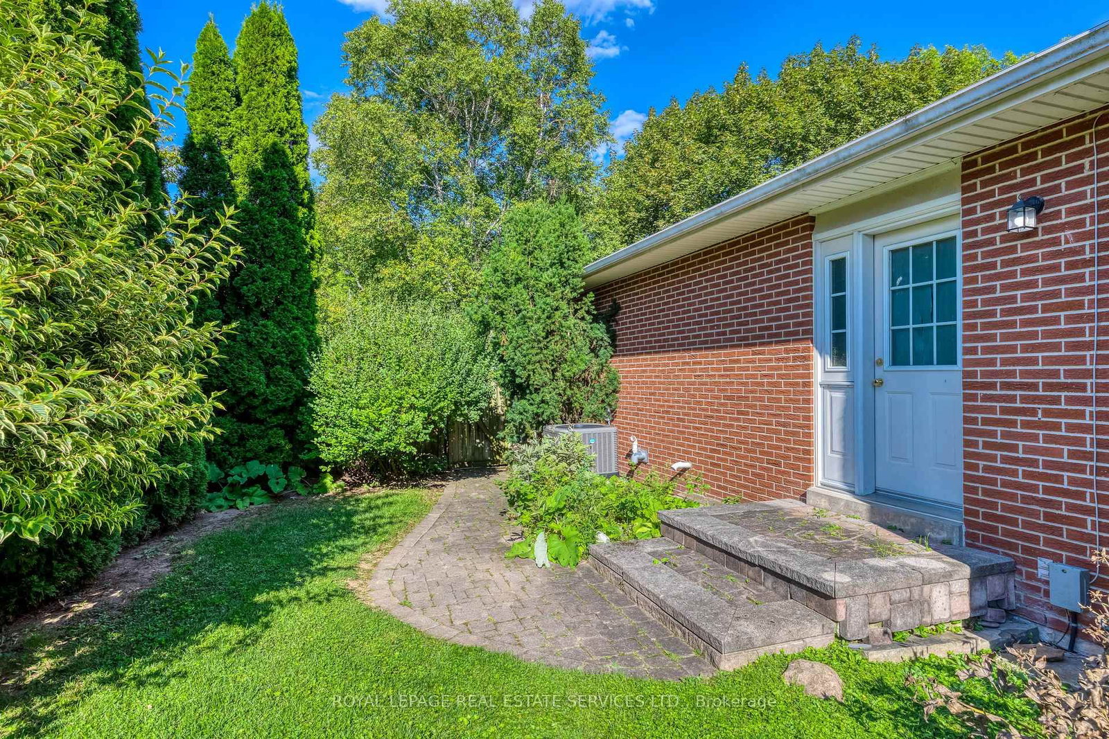 130 Solingate Drive • Oakville, ON photo 15