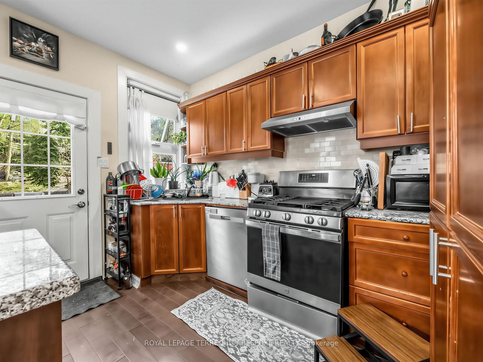 505 Parkside Drive • Toronto, ON photo 24