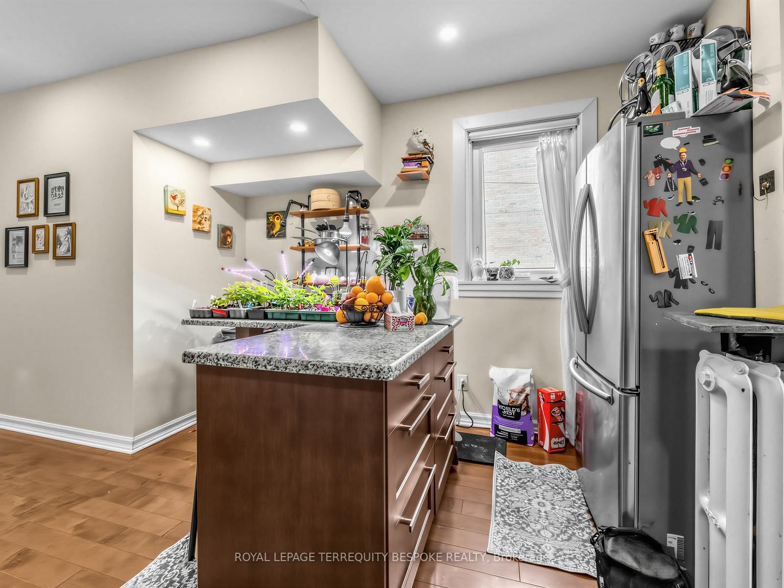 505 Parkside Drive • Toronto, ON photo 25