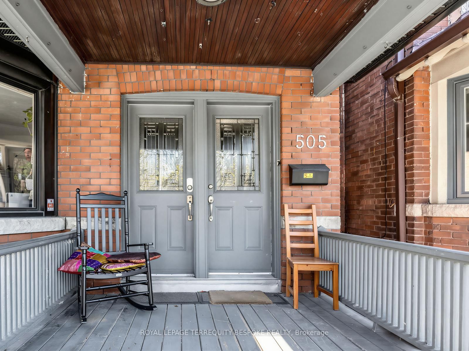 505 Parkside Drive • Toronto, ON photo 3