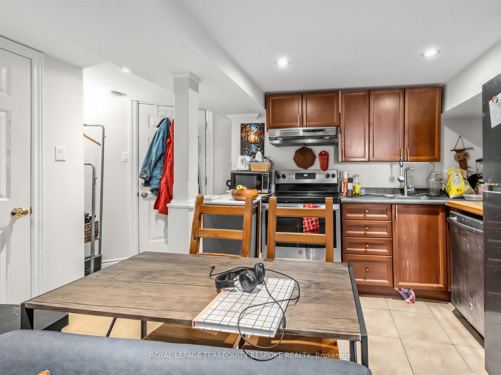 505 Parkside Drive • Toronto, ON photo 31