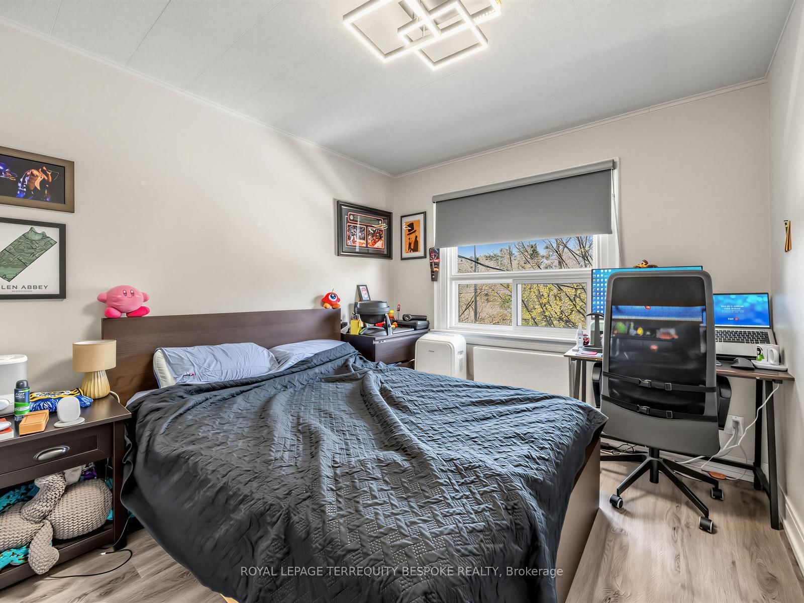 505 Parkside Drive • Toronto, ON photo 4