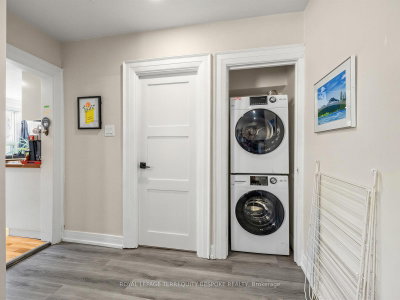 505 Parkside Drive • Toronto, ON photo 8