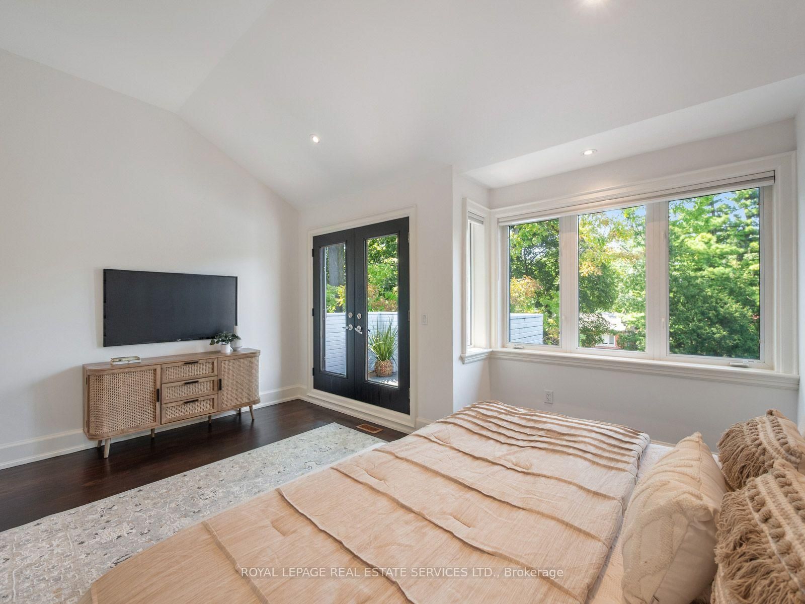 330 Willard Avenue • Toronto, ON photo 22