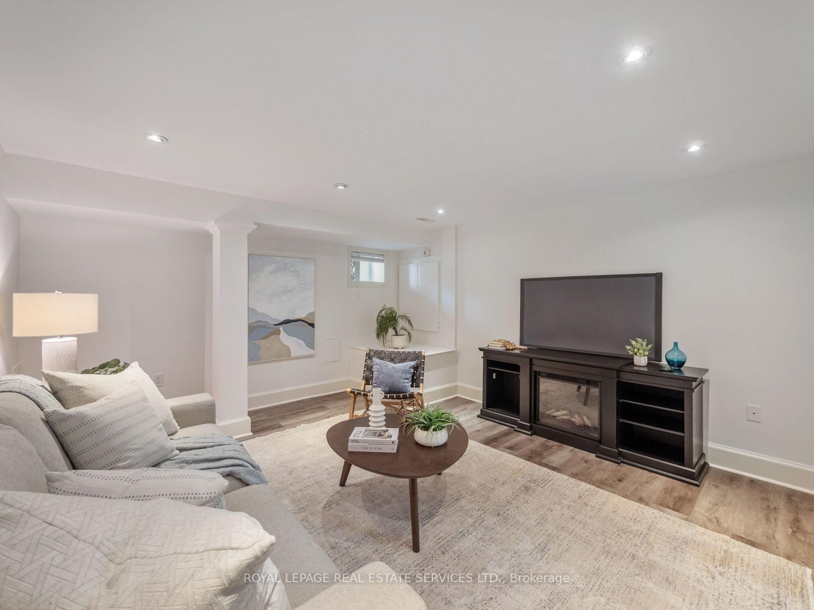 330 Willard Avenue • Toronto, ON photo 39