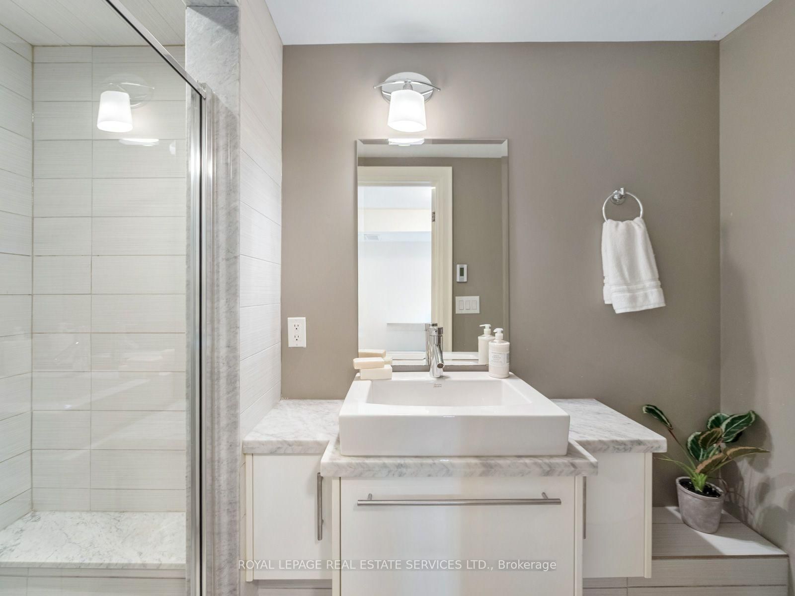 330 Willard Avenue • Toronto, ON photo 43