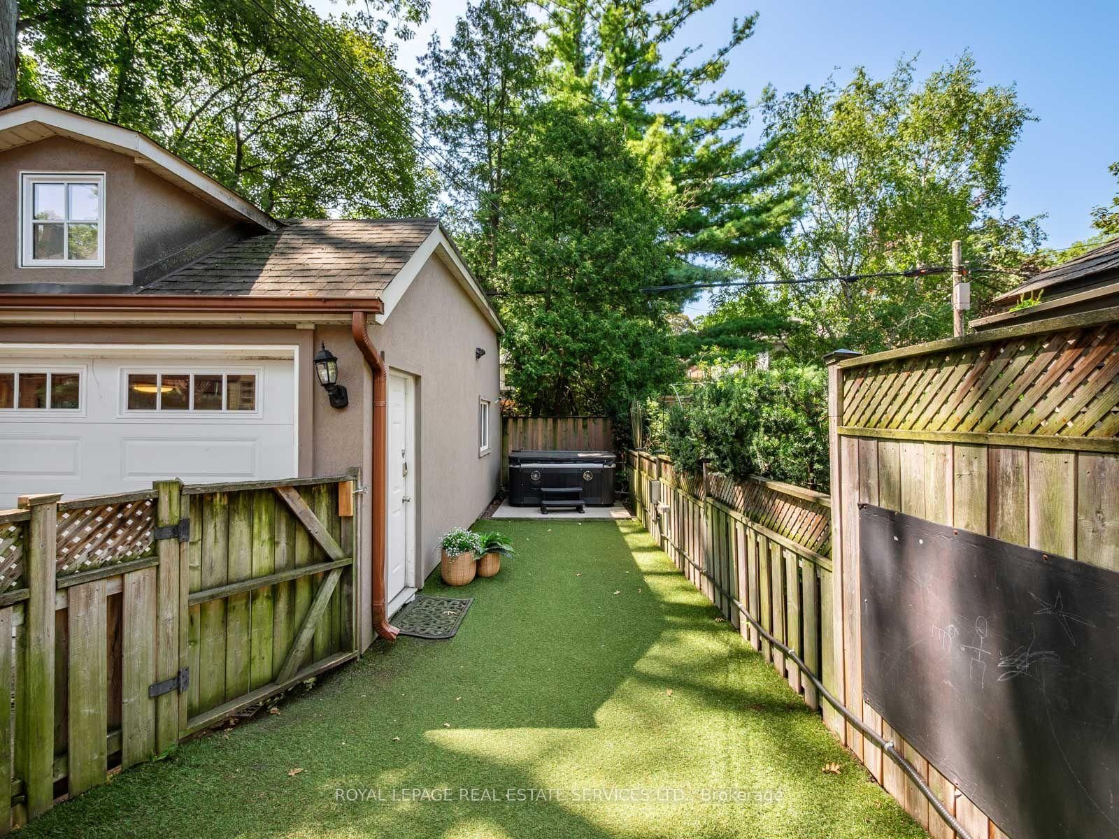 330 Willard Avenue • Toronto, ON photo 48