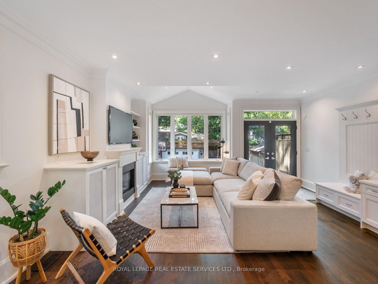 330 Willard Avenue • Toronto, ON photo 9