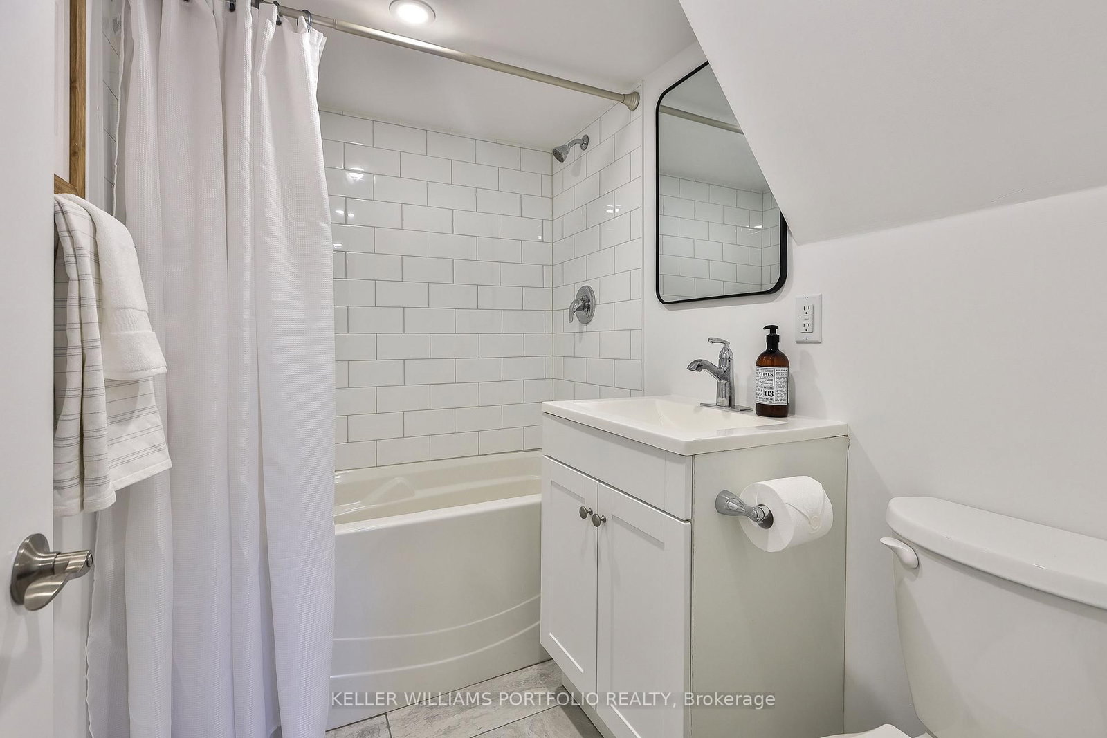 40 Aileen Avenue • Toronto, ON photo 16