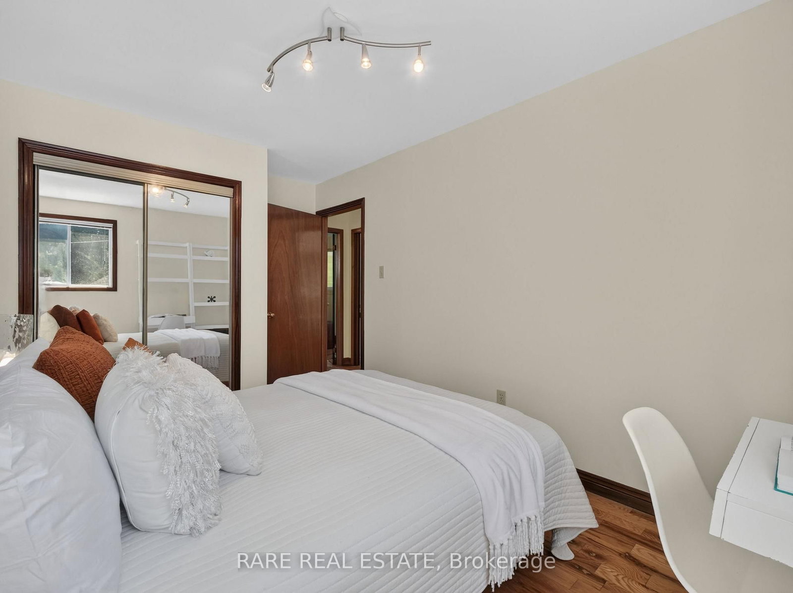 12 Kentroyal Drive • Toronto, ON photo 19
