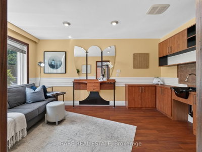 12 Kentroyal Drive • Toronto, ON photo 8