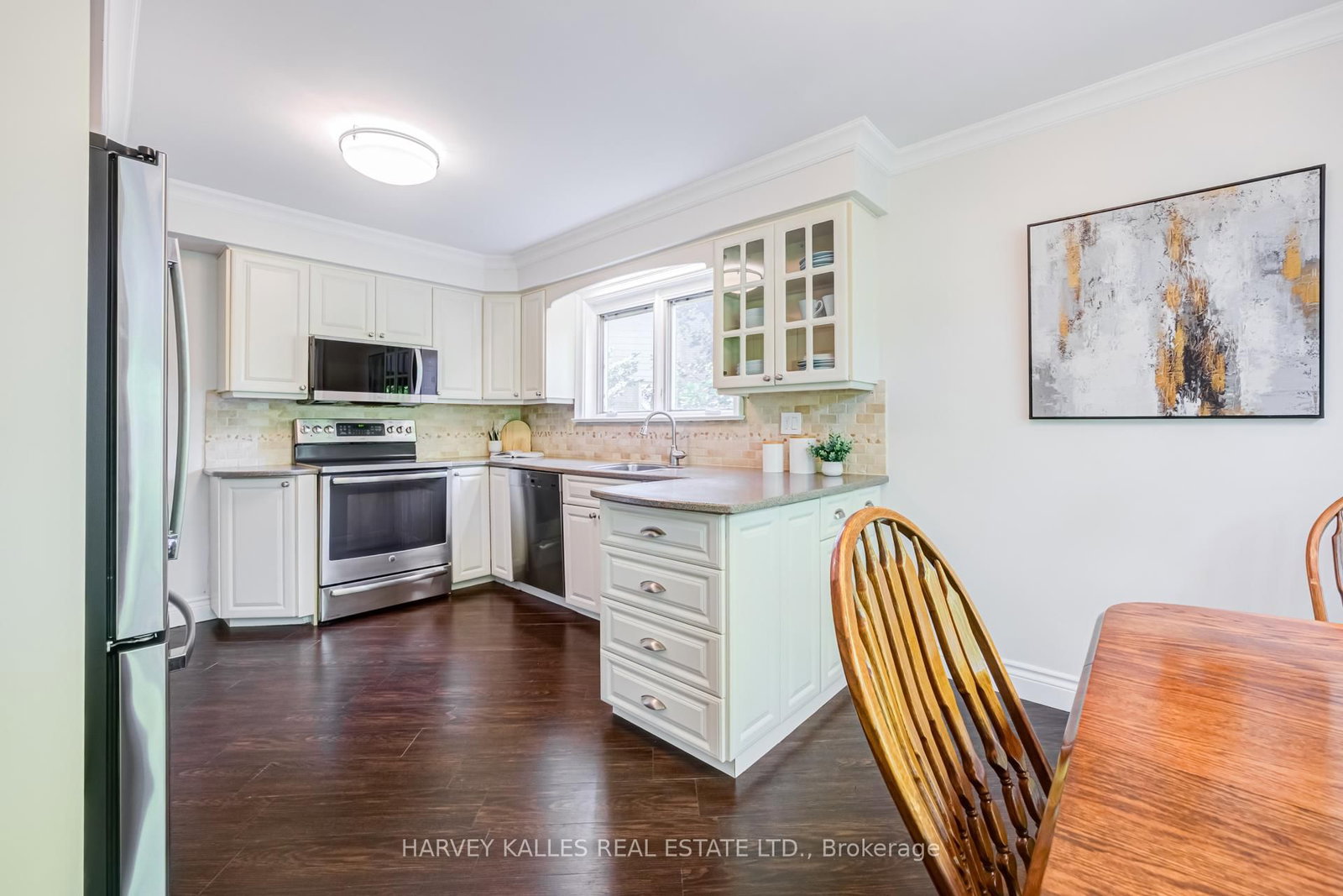 19 Ridgegate Crescent • Toronto, ON photo 16
