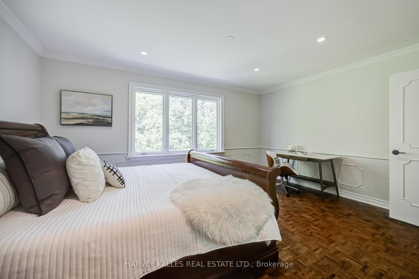 19 Ridgegate Crescent • Toronto, ON photo 22