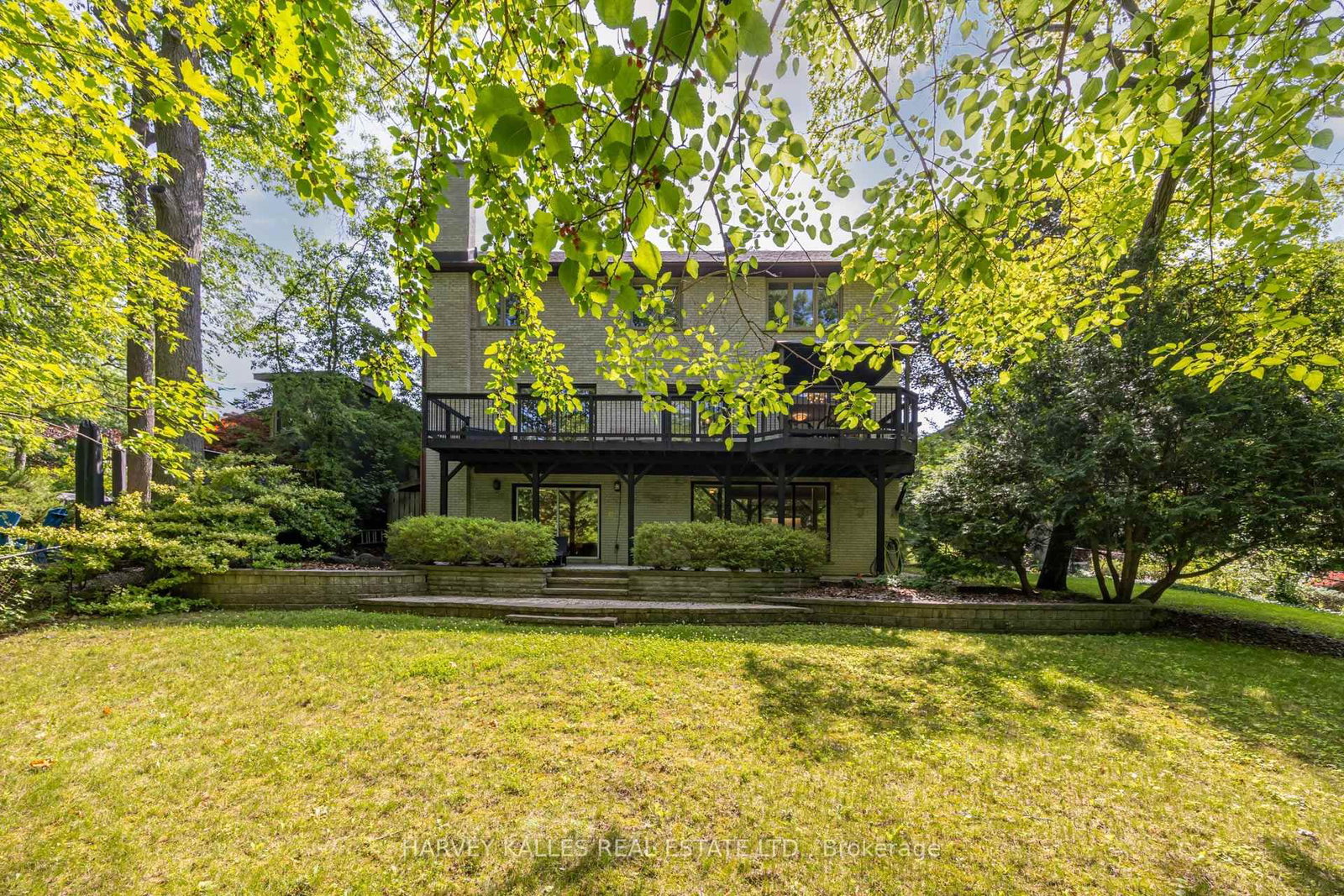 19 Ridgegate Crescent • Toronto, ON photo 35