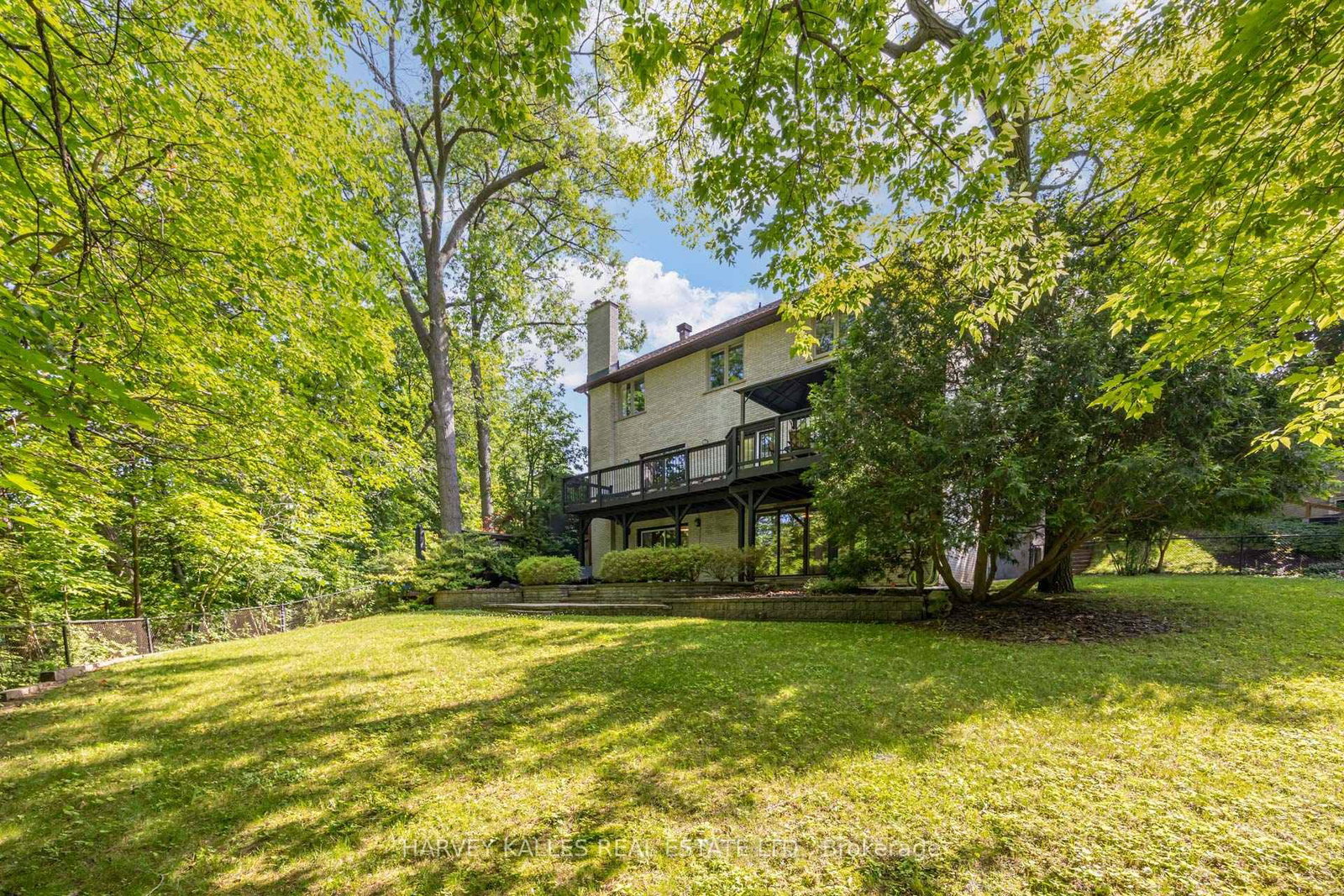 19 Ridgegate Crescent • Toronto, ON photo 37