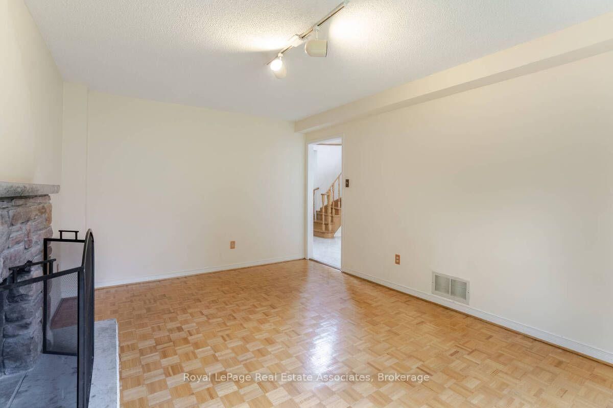 2551 Wynten Oakville,ON L6J 7K5 — Photo 11
