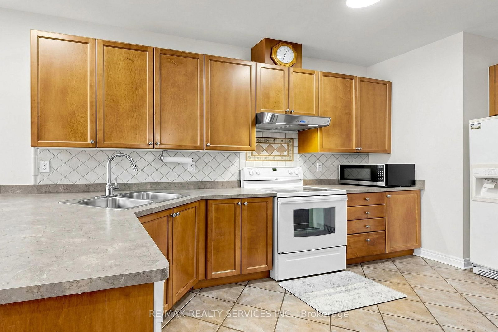 50 Rocky Point Crescent • Brampton, ON photo 10
