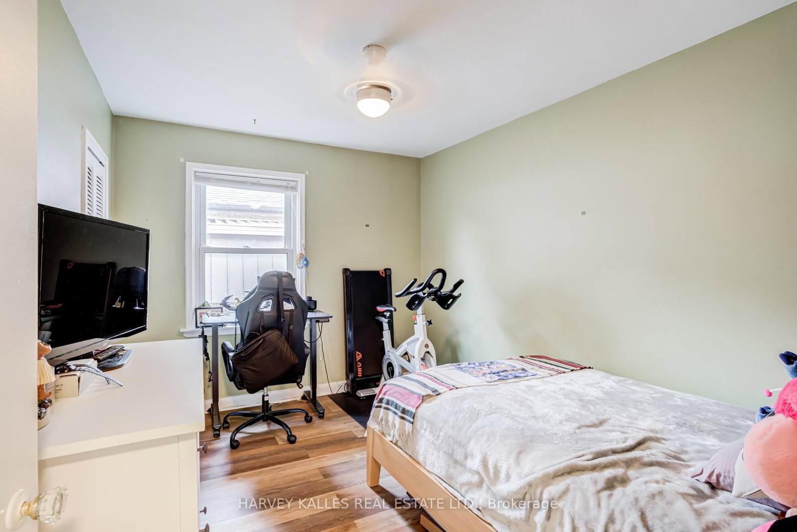 9 Sealcove Drive • Toronto, ON photo 18