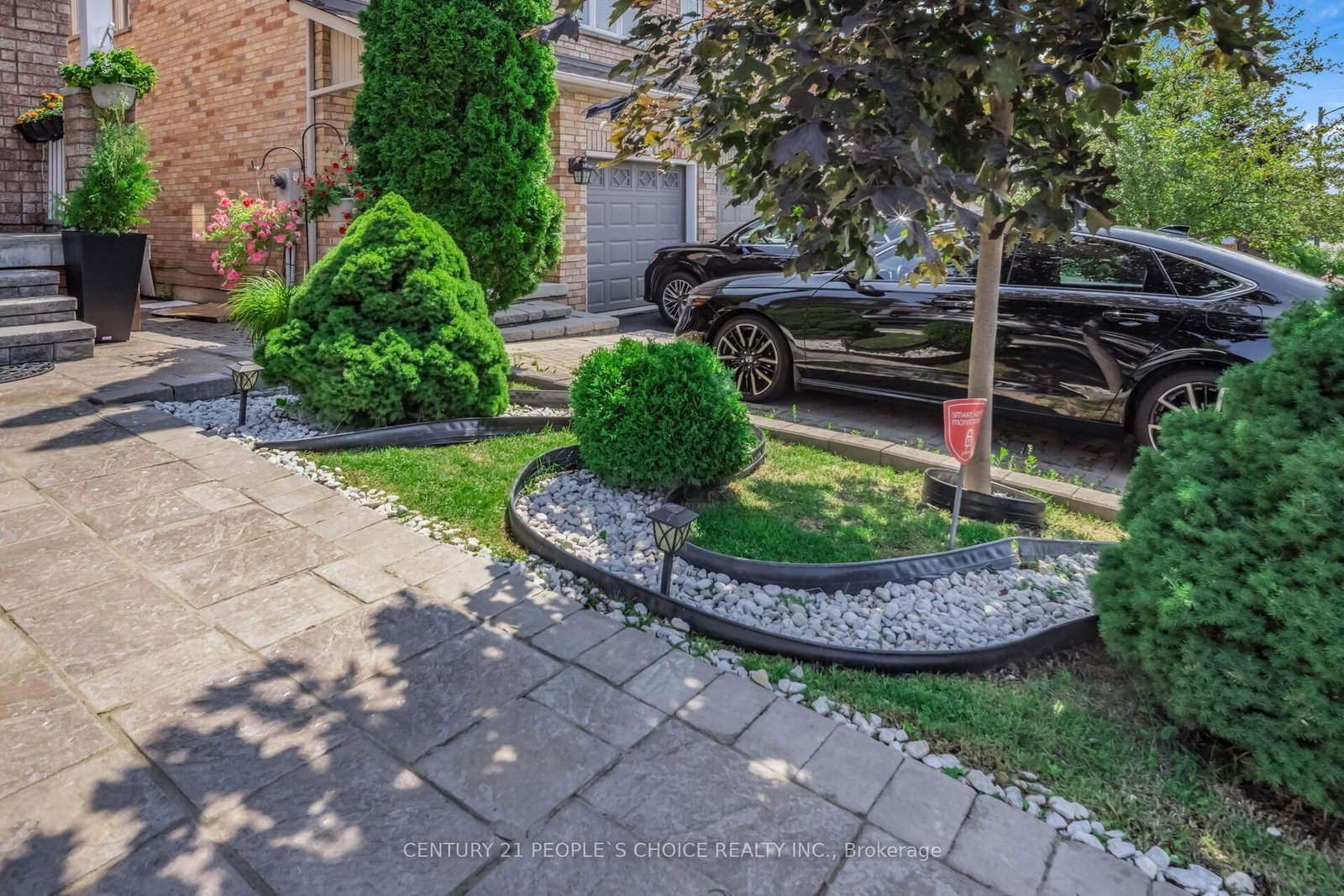 644 Madame Street • Mississauga, ON photo 3