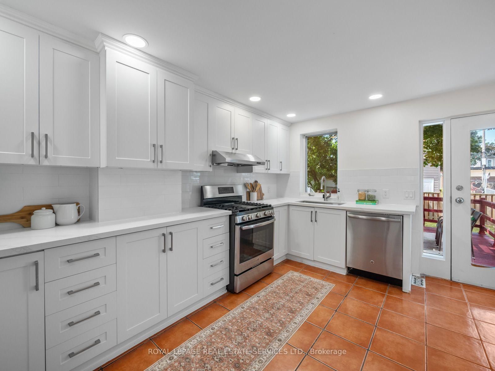 554 Runnymede Road • Toronto, ON photo 15