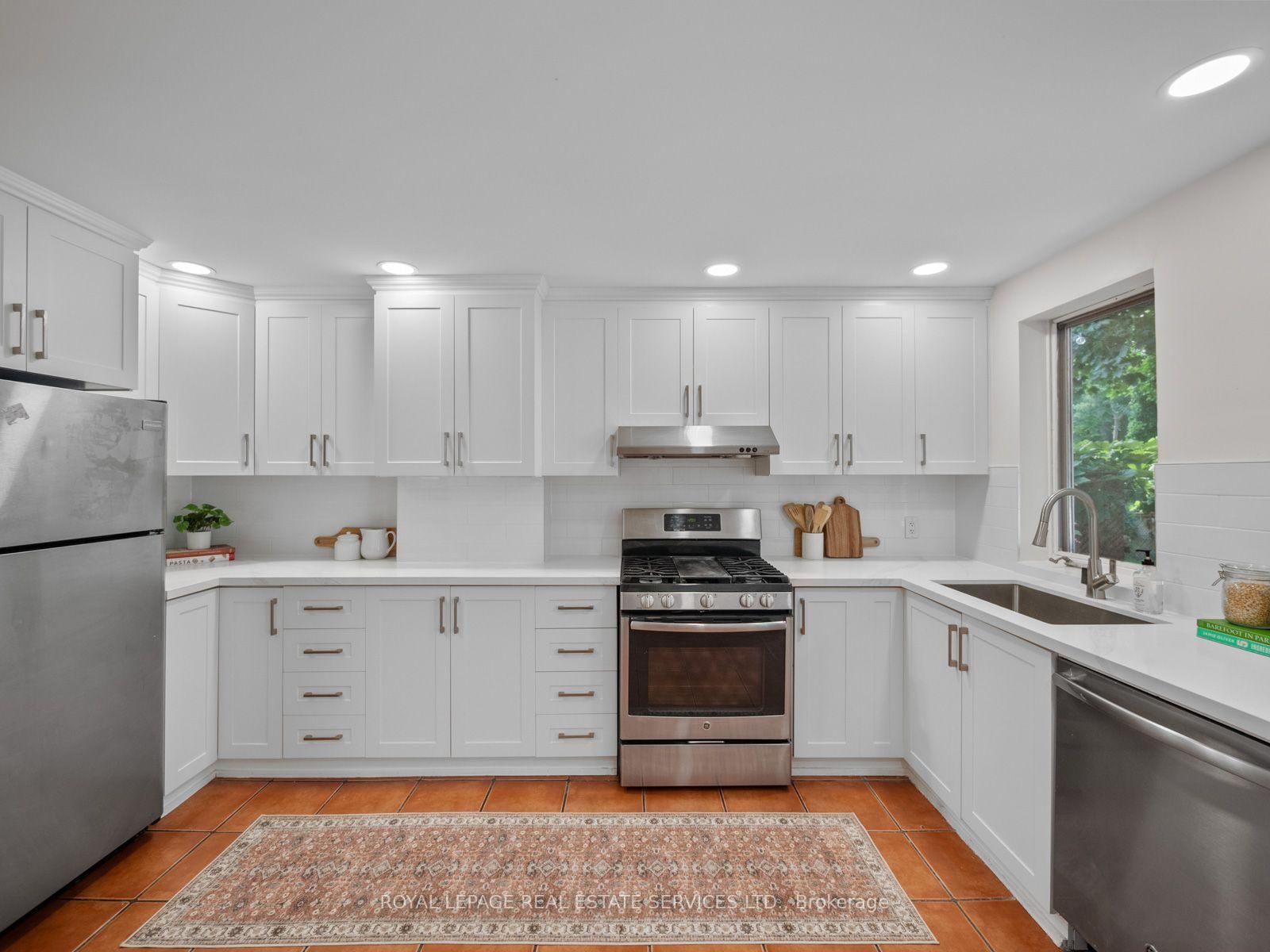 554 Runnymede Road • Toronto, ON photo 17