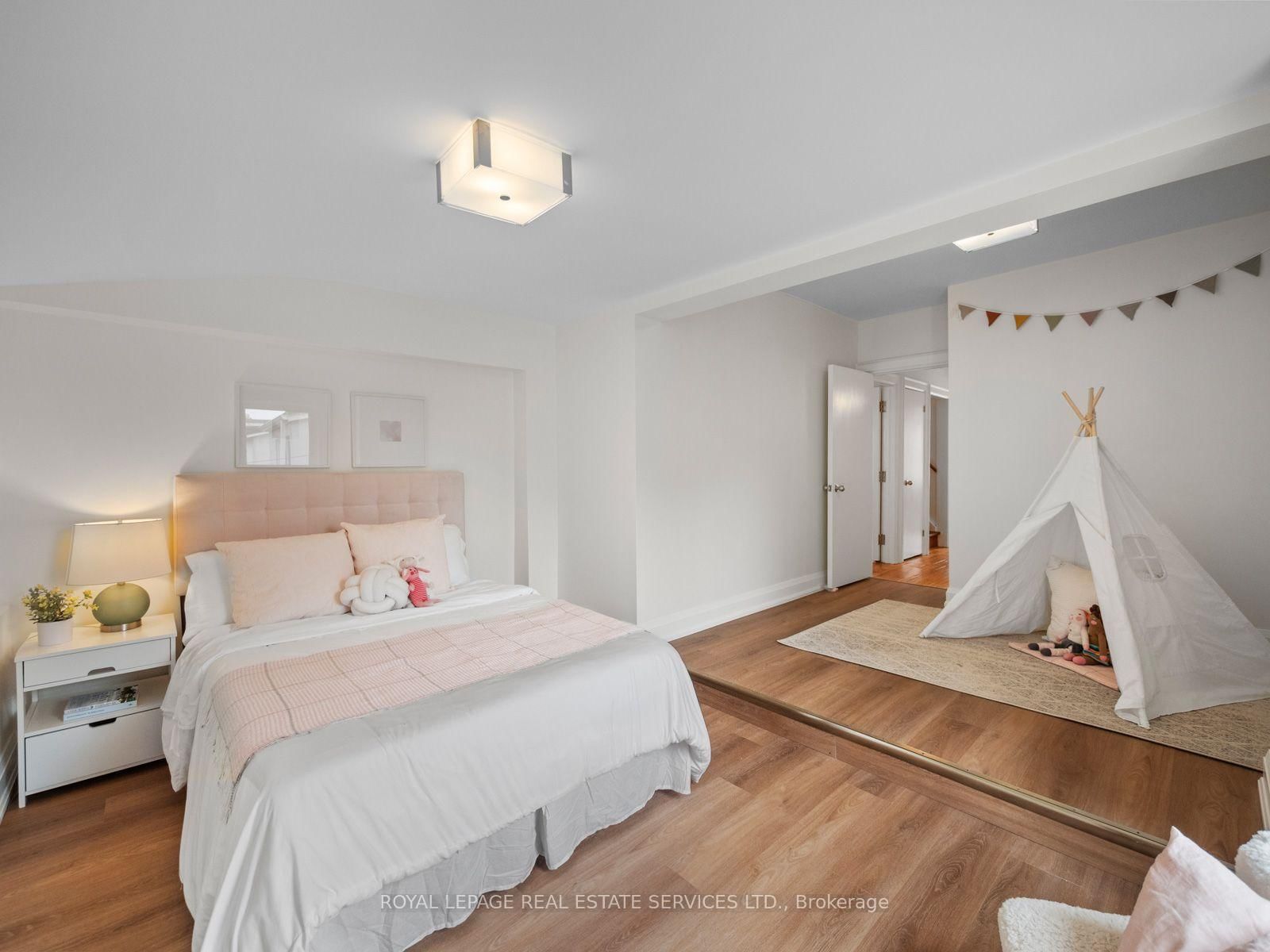 554 Runnymede Road • Toronto, ON photo 24