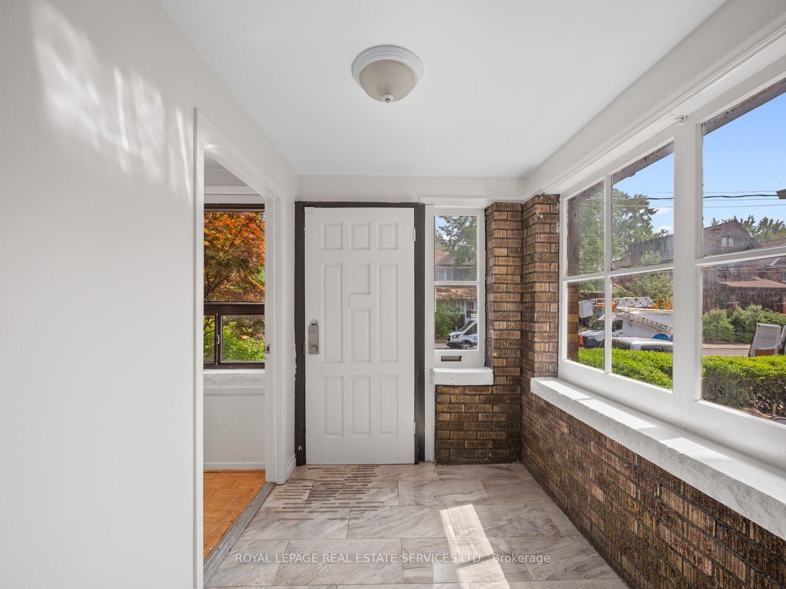 554 Runnymede Road • Toronto, ON photo 4