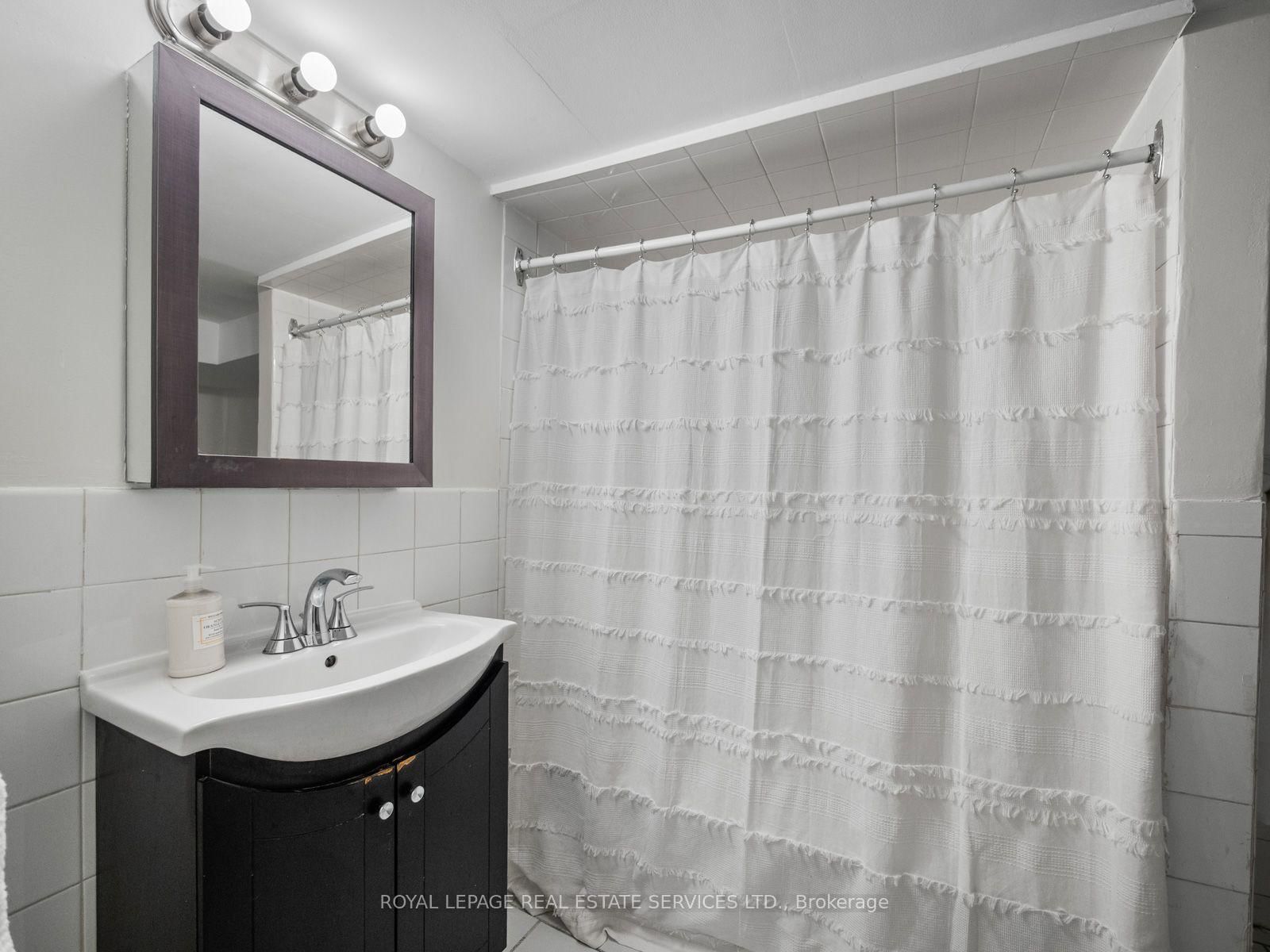 554 Runnymede Road • Toronto, ON photo 45