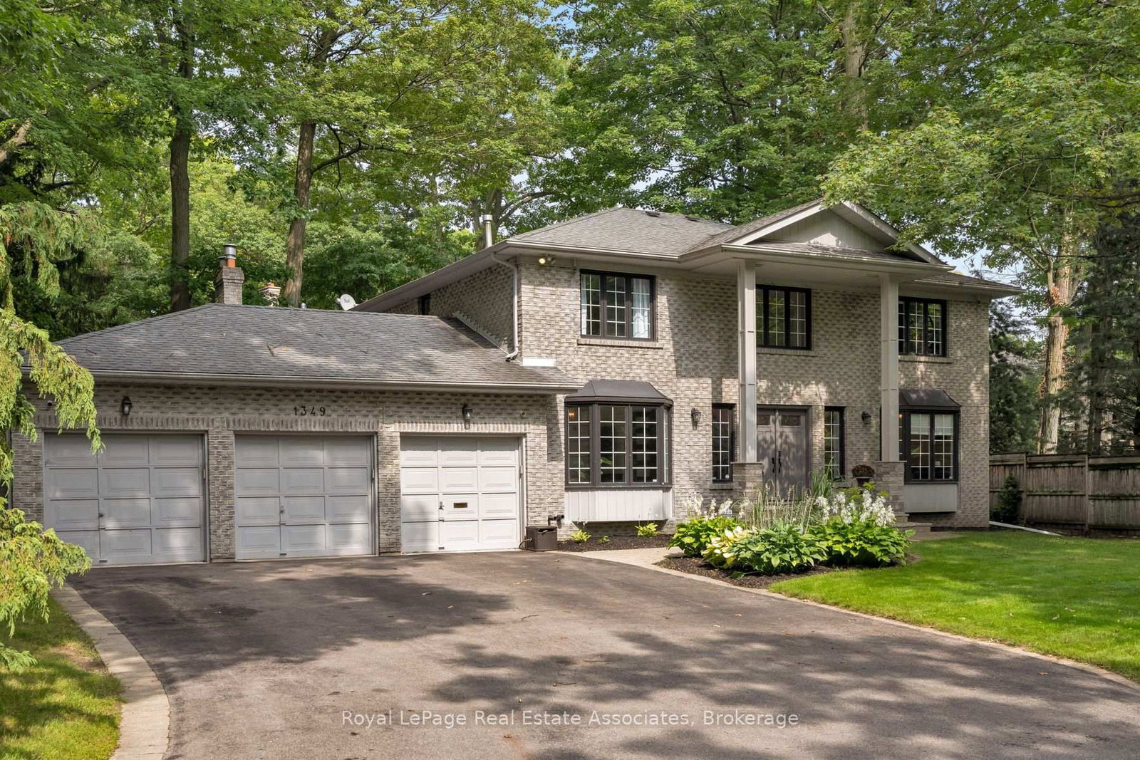 1349 Birchwood Heights Drive • Mississauga, ON photo 2