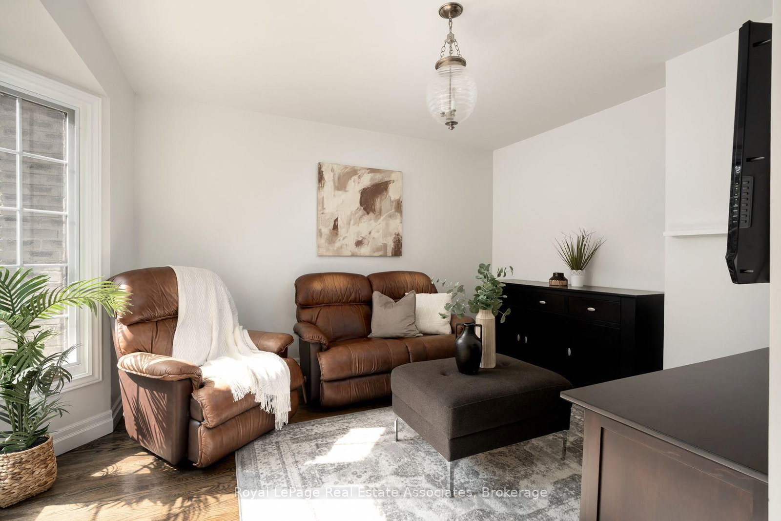 1349 Birchwood Heights Drive • Mississauga, ON photo 4