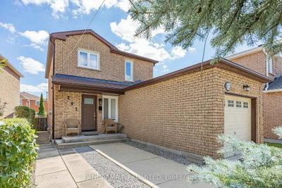 291 Glenn Hawthorne Boulevard • Mississauga, ON photo 2