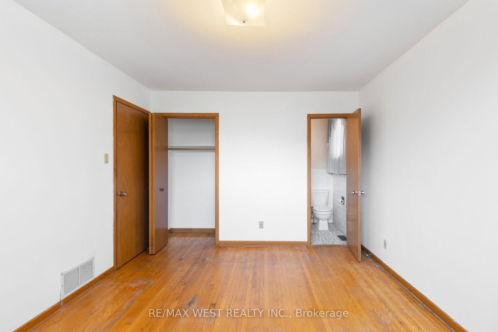 25 Apted Avenue • Toronto, ON photo 15