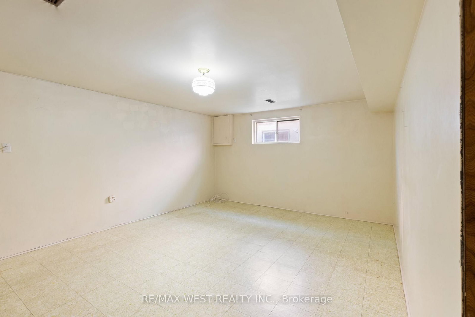 25 Apted Avenue • Toronto, ON photo 23