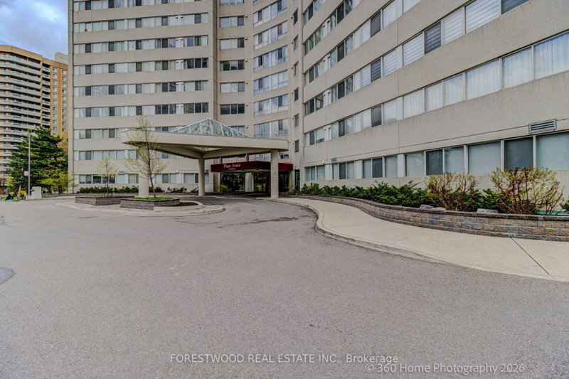 2202 - 3700 Kaneff Crescent