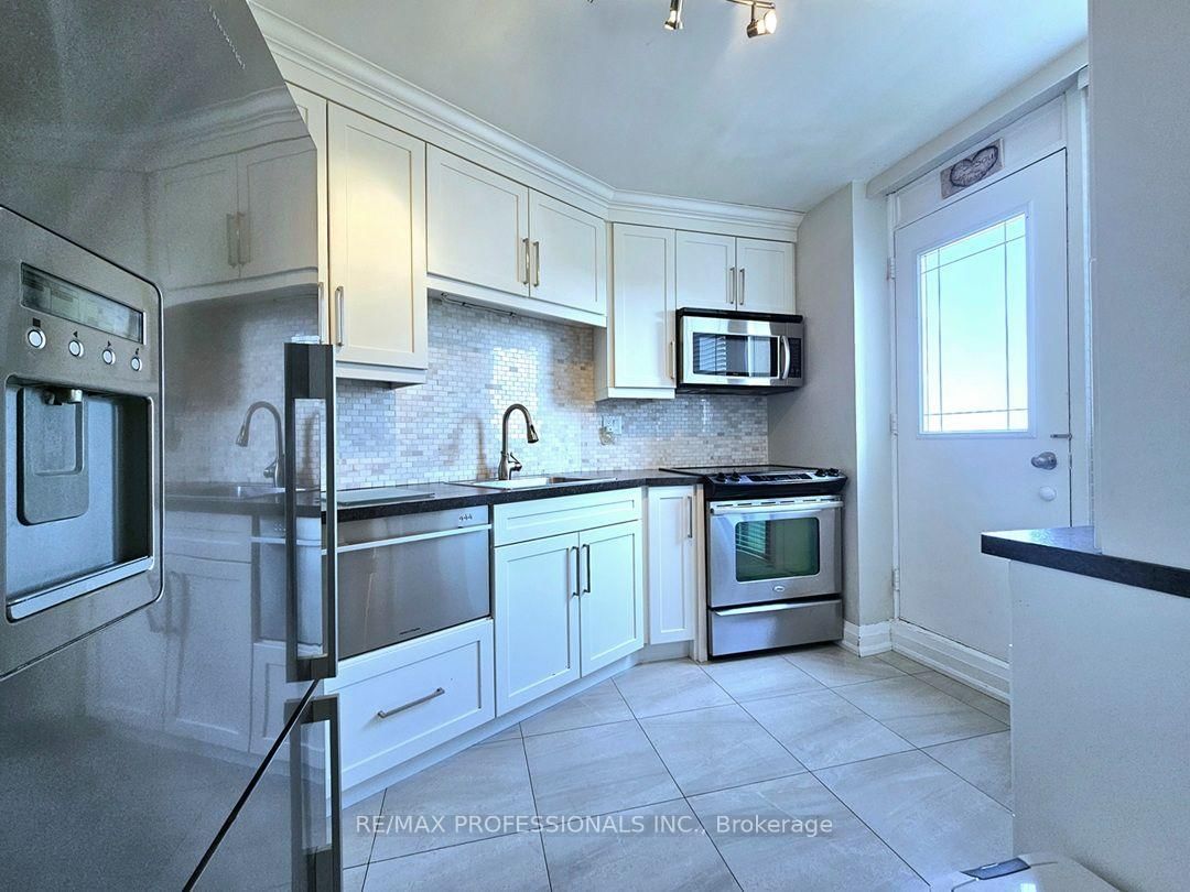 300 Mill Road • #E41 • Toronto, ON photo 13